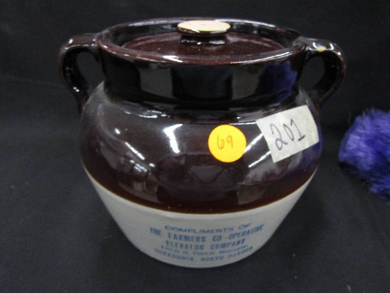 lot 69 image: The Farmers Co-Operative Elevator Co. Osnabrock, ND, Bean Pot