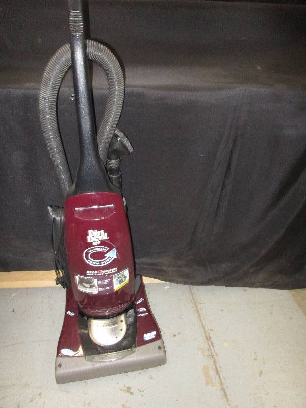 lot 102 image: Dirt Devil Vaccuum (Not Tested)