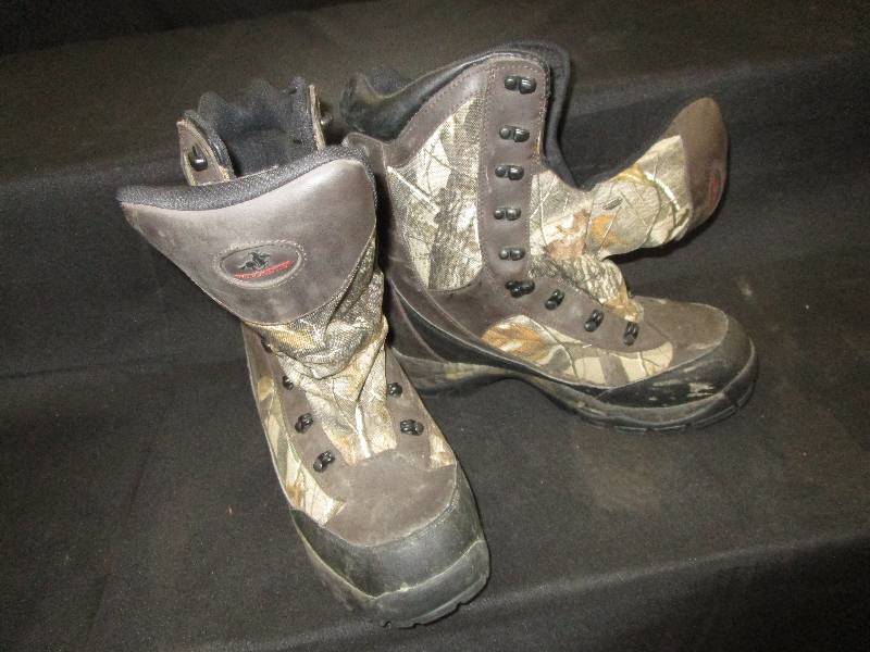 lot 103 image: Mens 11 Thinsulate Winchester Boots