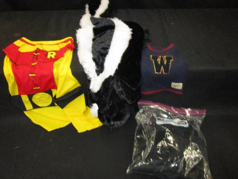 lot 111 image: Dog Halloween Costumes