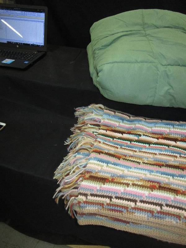 lot 114 image: Full Comforter and Blanket