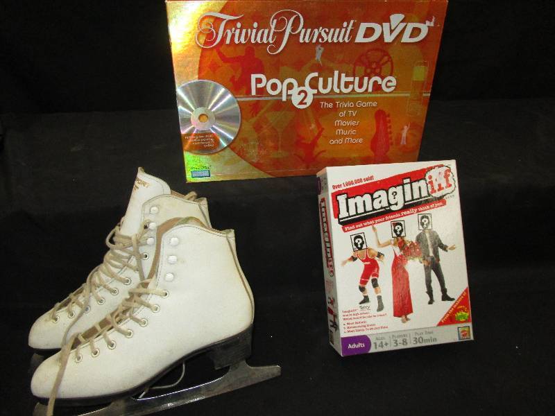 lot 122 image: 2 Board Games and Figure Skates (Size Unknown)
