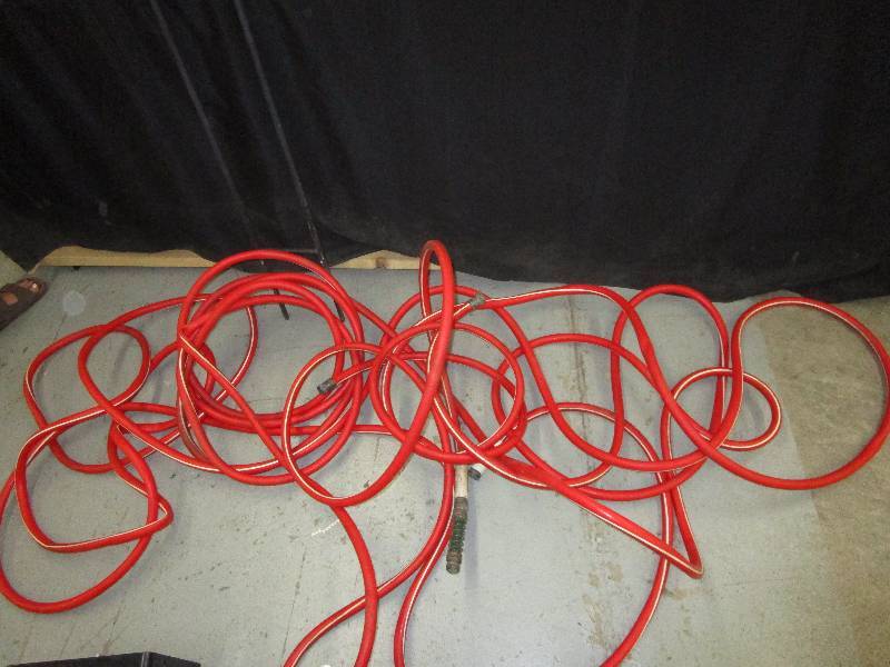 lot 131 image: Heart Plant Hanger and 2 Hoses