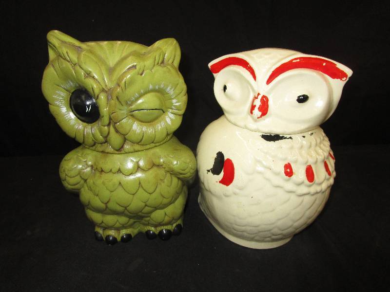lot 140 image: 2 Owl Cookie Jars