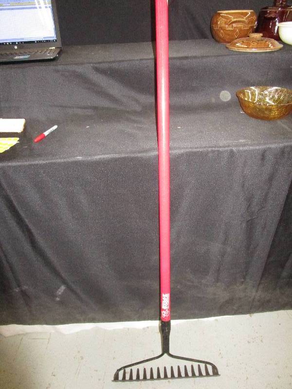 lot 156 image: Bully Tools Yard Rake