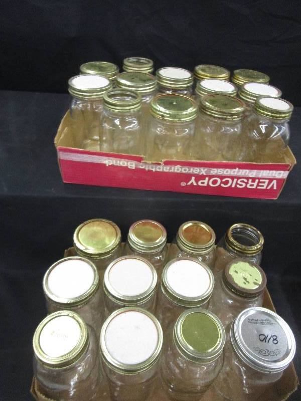 lot 162 image: 25 Mason Jars