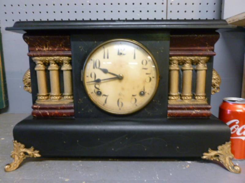 lot 3 image: Antique Mantle Clock