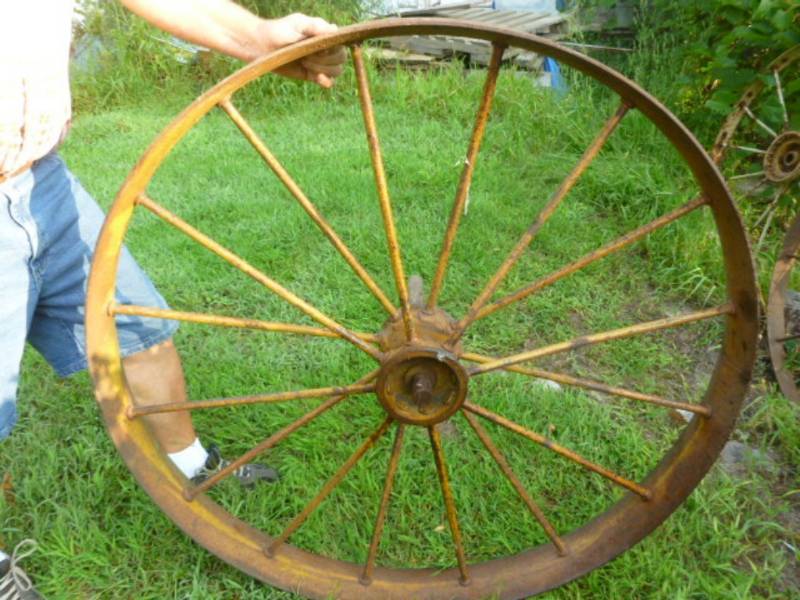 lot 6 image: Antique Steel Wheel