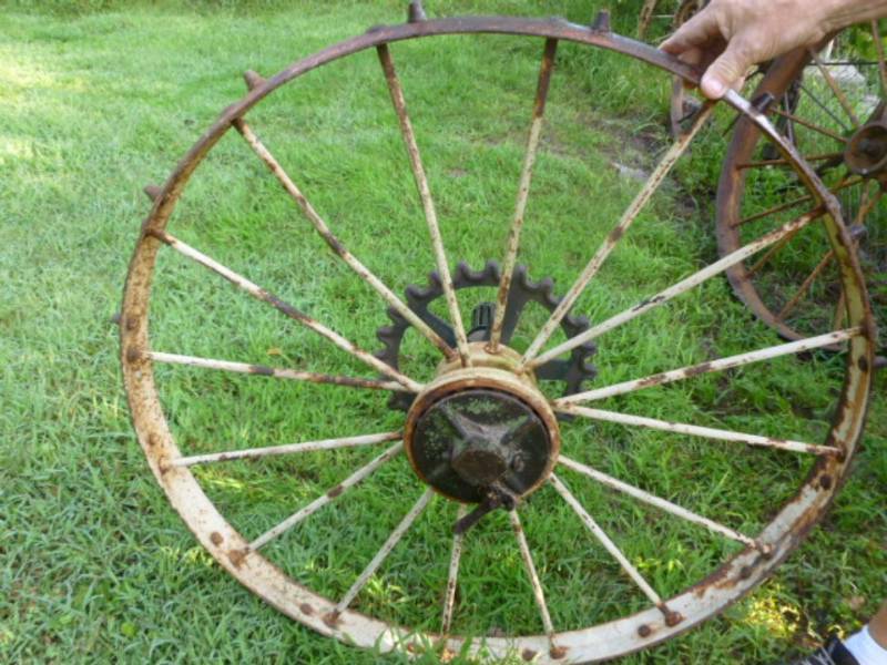 lot 8 image: Antique Steel Wheel