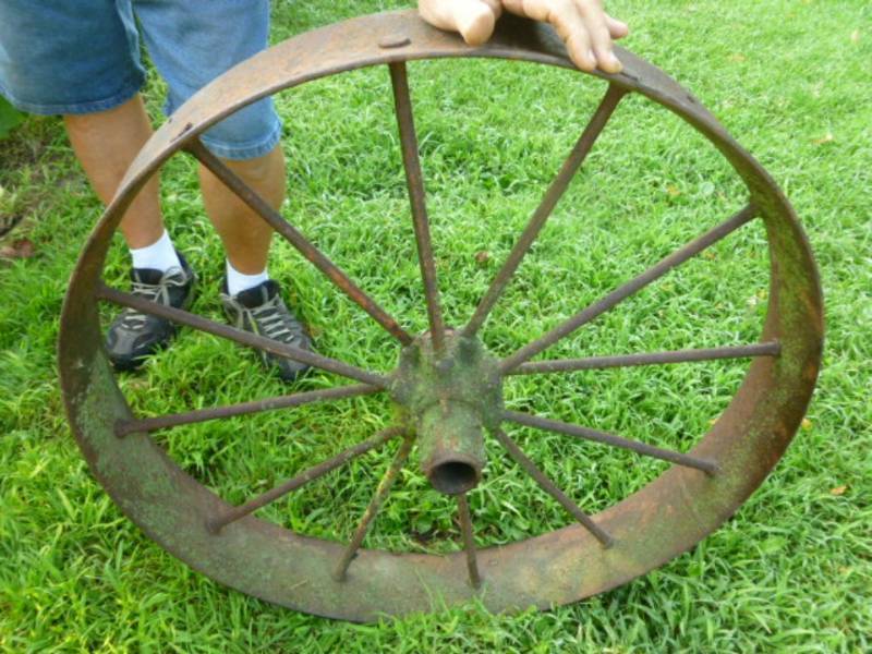 lot 11 image: Antique Steel Wheel
