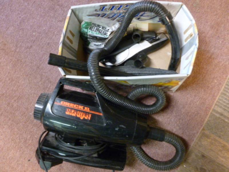 lot 16 image: Oreck XL Vacuum