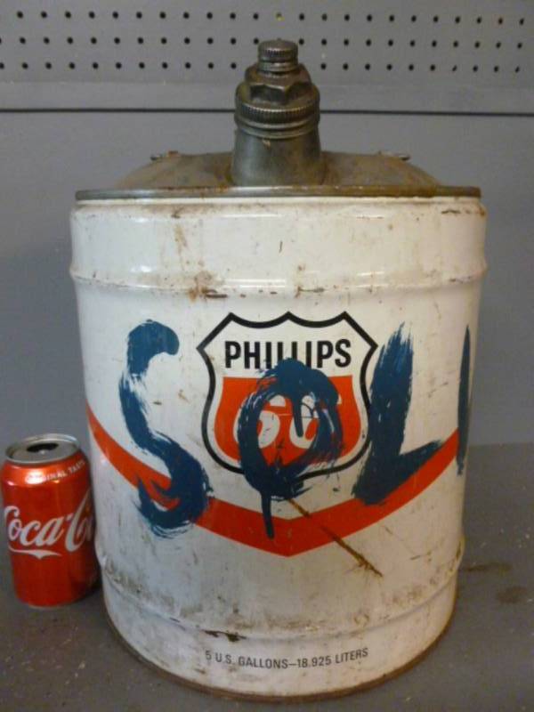 lot 22 image: Vintage Oil Can