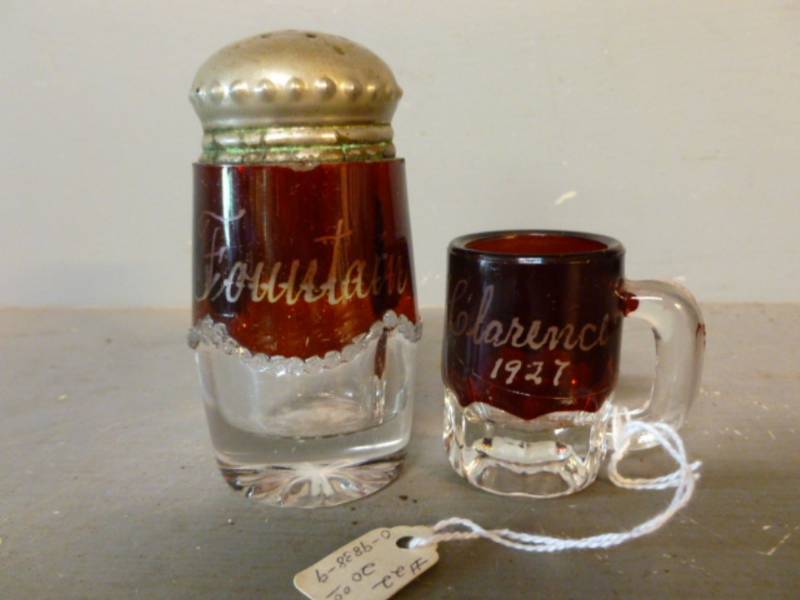 lot 35 image: Antique Ruby Flash