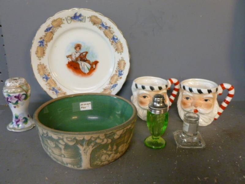 lot 38 image: Vintage Items