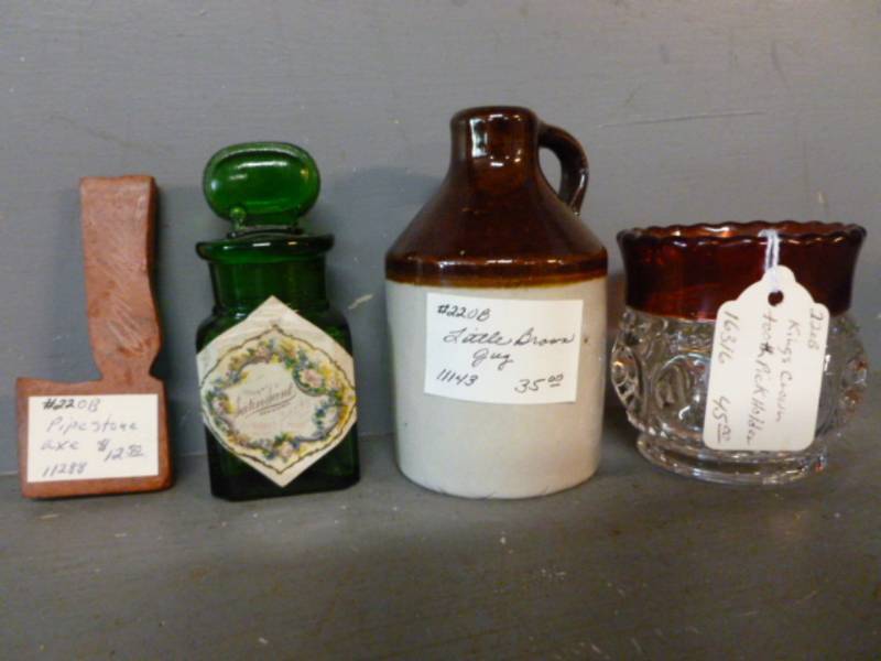 lot 50 image: Vintage Items