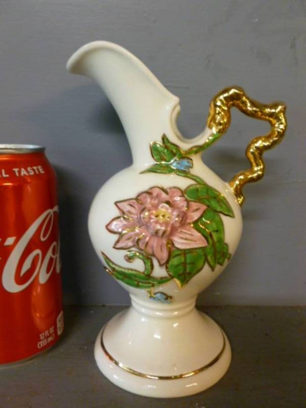 lot 53 image: Vintage Hull