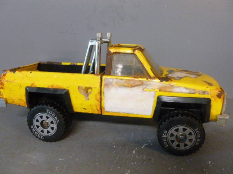 lot 75 image: Tonka Truck