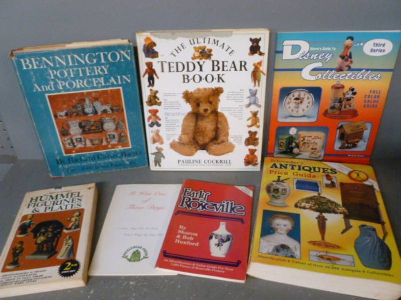 lot 104 image: Collector Books
