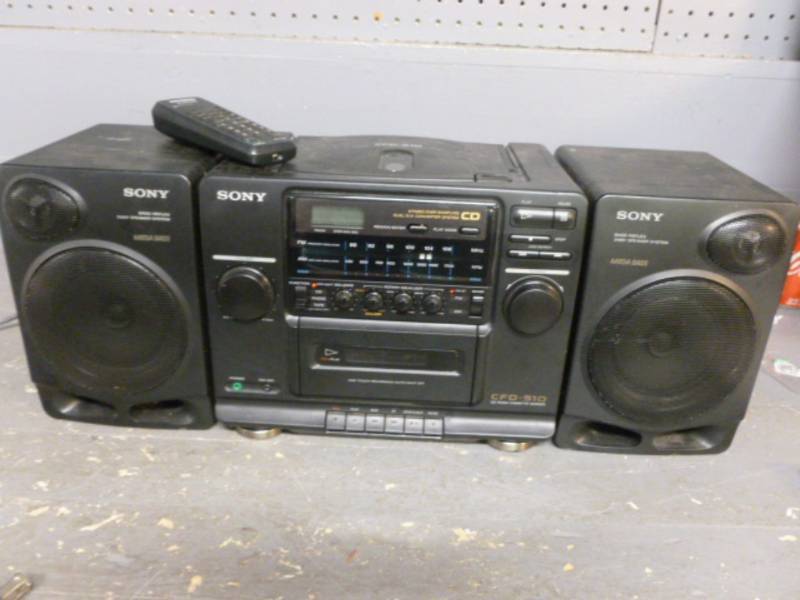 lot 118 image: Sony Radio