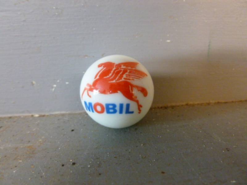 lot 122 image: Logo Marble