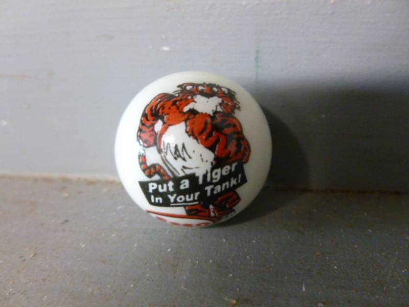lot 127 image: Logo Marble