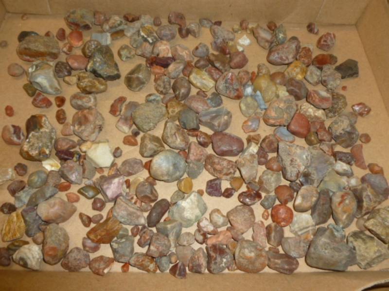lot 134 image: Agates