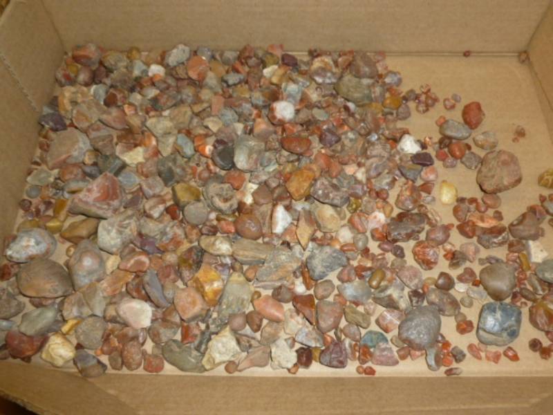 lot 135 image: Agates