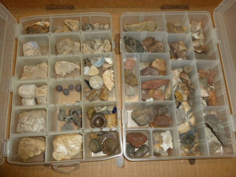 lot 143 image: Collector Rocks