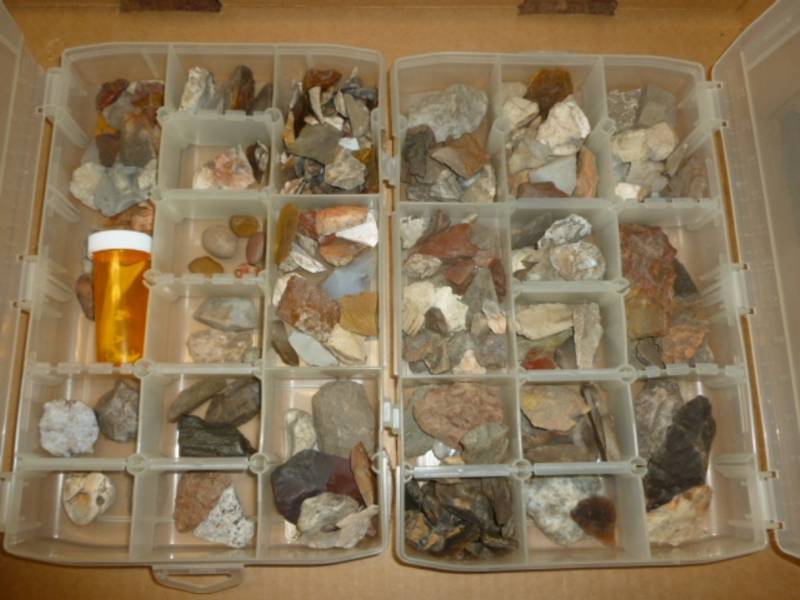 lot 145 image: Collector Rocks