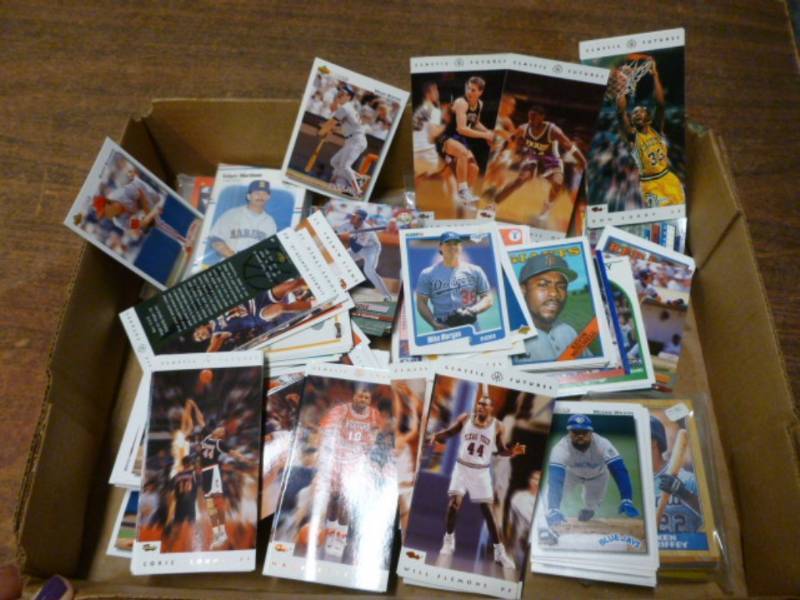 lot 160 image: Sports Cards