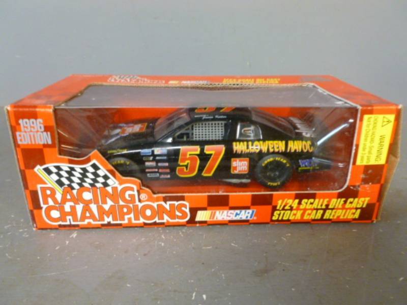 lot 171 image: Racing Champions