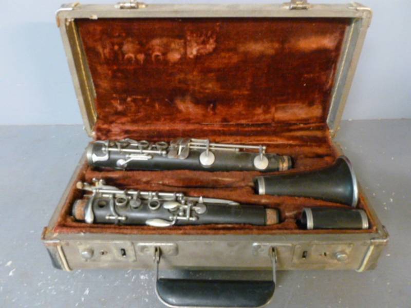 lot 185 image: Vintage Clairnet