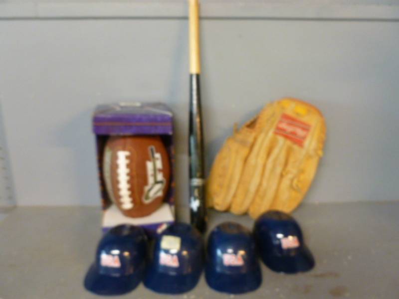 lot 186 image: Sports Collectible