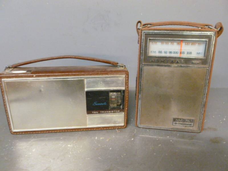 lot 188 image: Vintage Radios