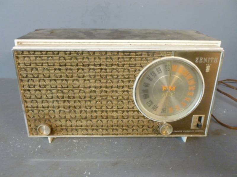 lot 189 image: Vintage Radio