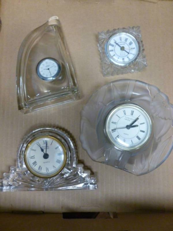 lot 194 image: Clocks