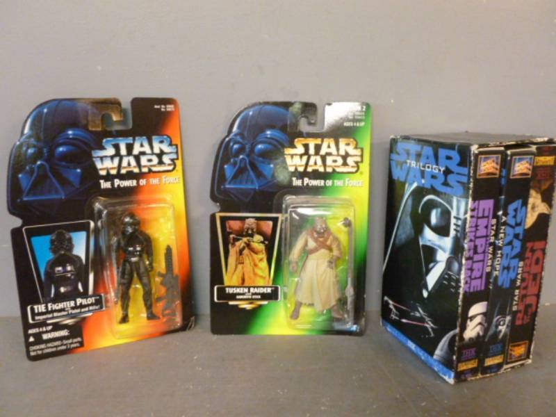 lot 215 image: New Star Wars Collectible