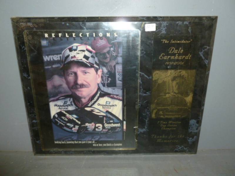 lot 228 image: Dale Earnhardt Collectible