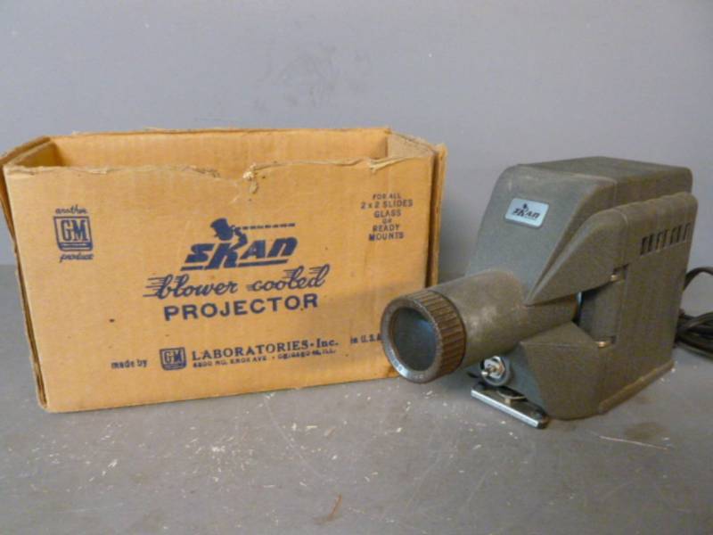 lot 236 image: Vintage Film Projector