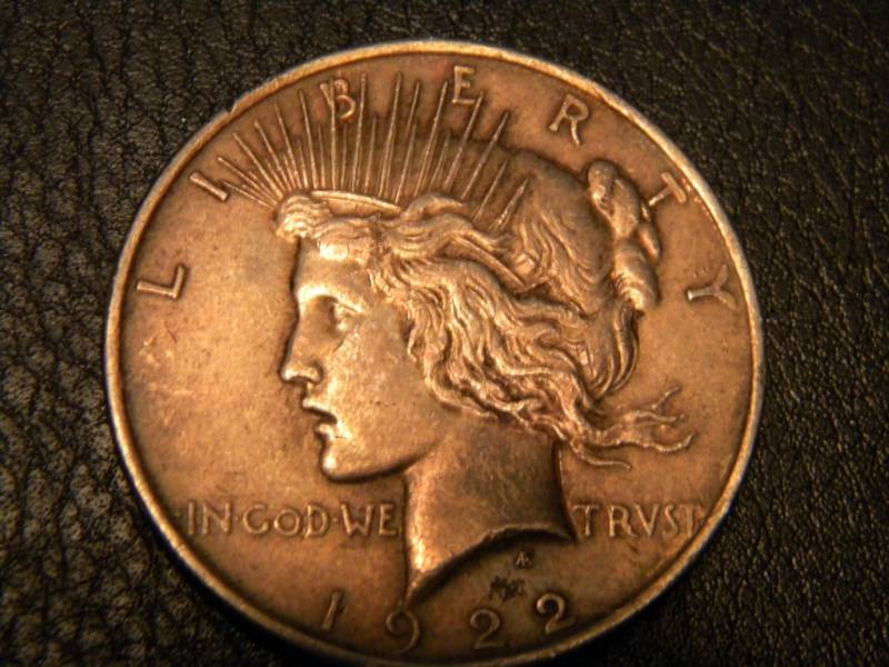 lot 2 image: 1922 Silver Peace Dollar