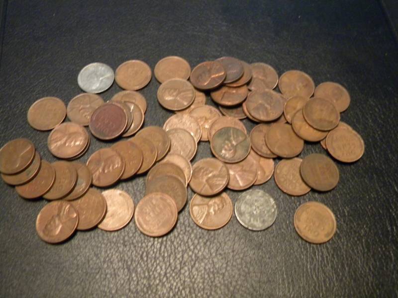 lot 18 image: 60 Wheat Back Pennies