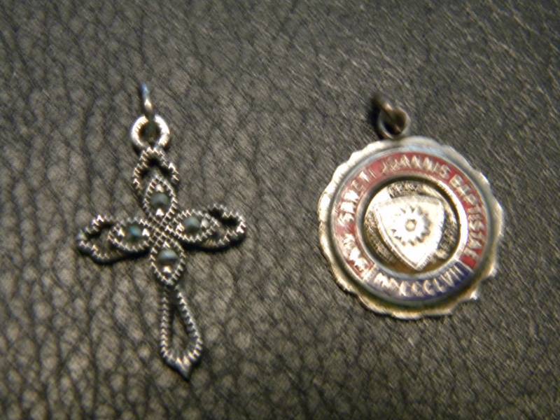 lot 32 image: Sterling Silver SJU Pendant & Sterling Silver Cross