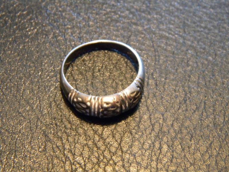 lot 59 image: Sterling Silver Ring