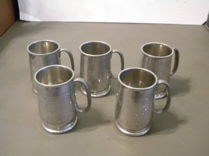 lot 66 image: 5 Lunt England Pewter Mugs
