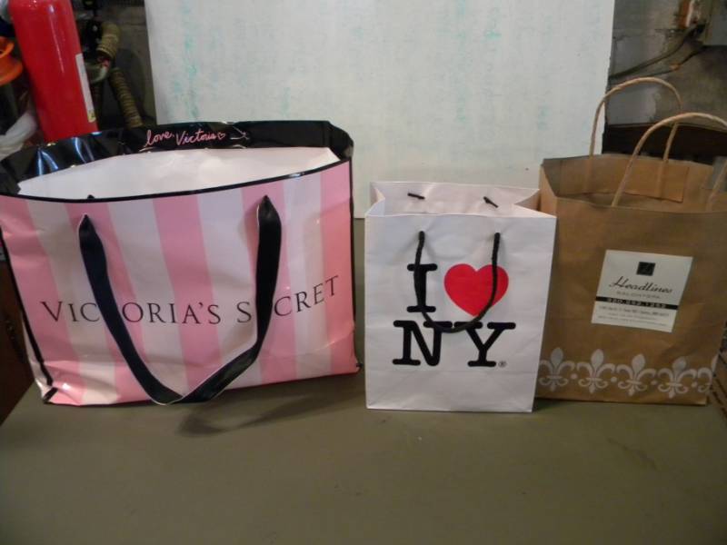lot 71 image: 3 Handled Bags