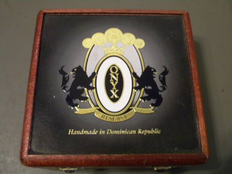 lot 77 image: Onyx Reserve Cigar Box