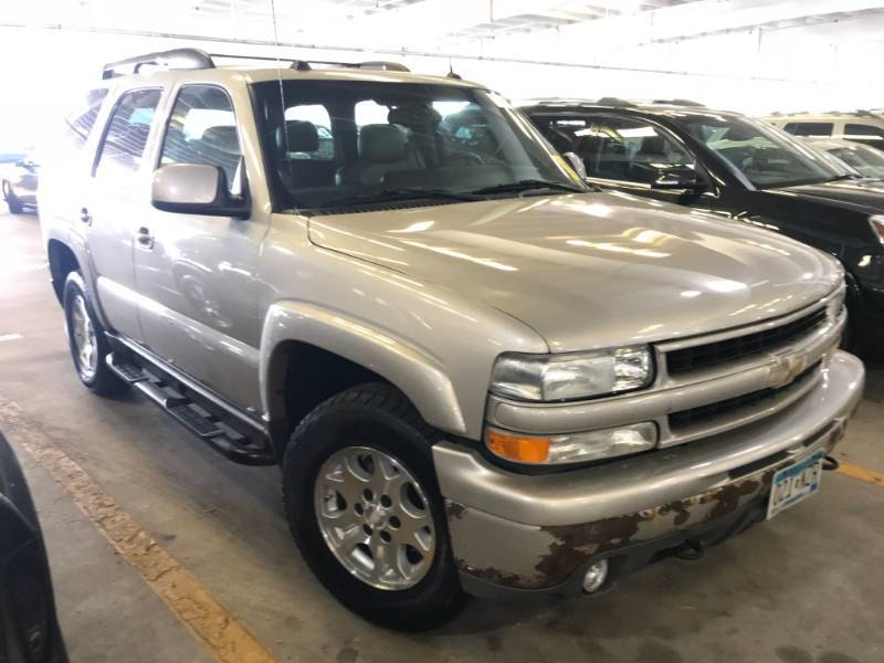 lot 5 image: 2004 Chevrolet Tahoe Z71 4x4
