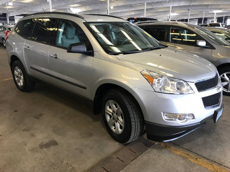 lot 9 image: 2011 Chevrolet Traverse LS...1 Owner