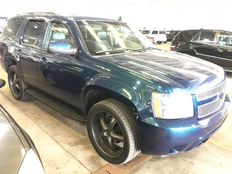 lot 11 image: 2007 Chevrolet Tahoe LTZ 4x4