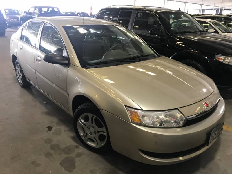 lot 15 image: 2004 Saturn Ion